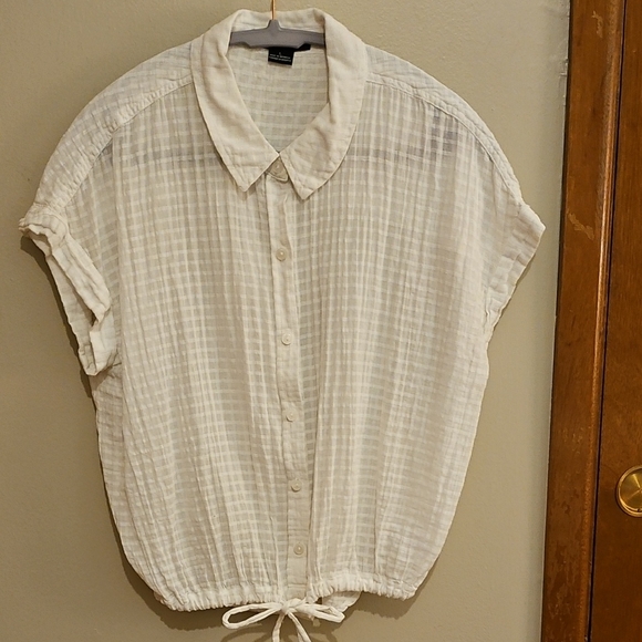 Sanctuary Lightweight Gauzy Button Blouse - Picture 1 of 9